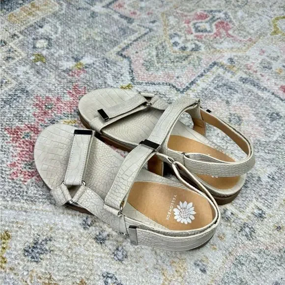 Yellow Box Weston Beige Adjustable Sandals Size 6 - Picture 4 of 11